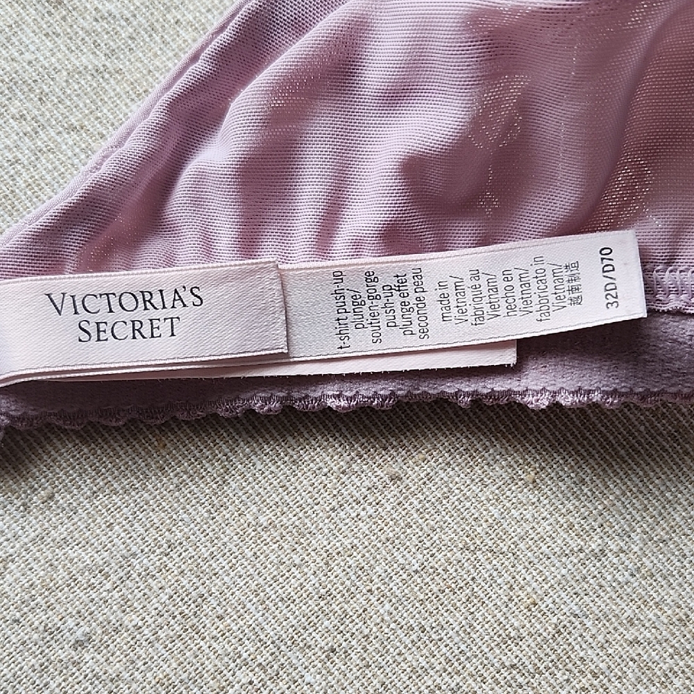 Victoria's Secret Light Purple Bra - Picture 3 of 3